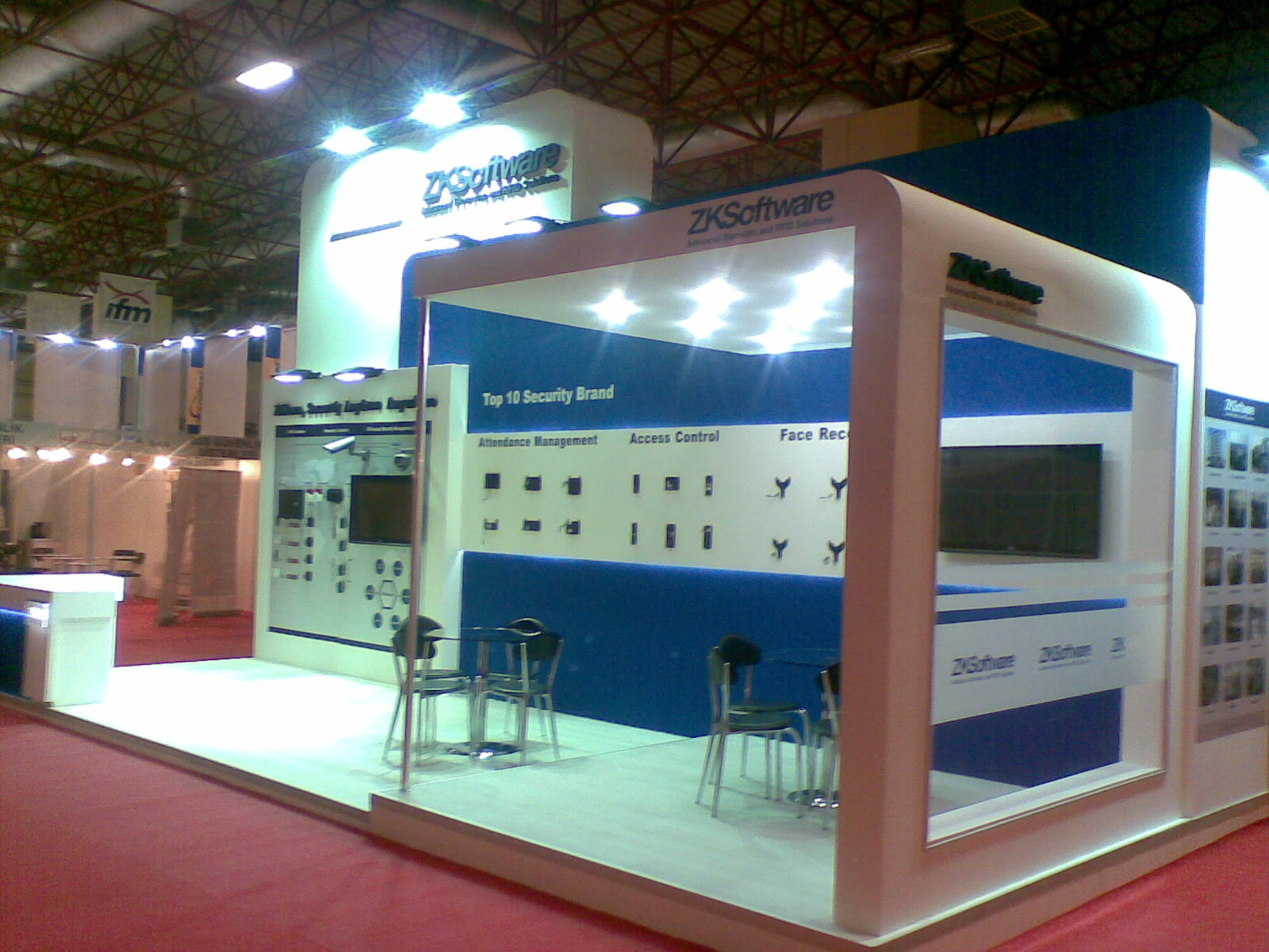 Özel Tasarım Üç Tarafı Açık Stant 01