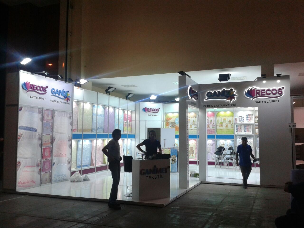 OCTANORM Köşe Stant 01