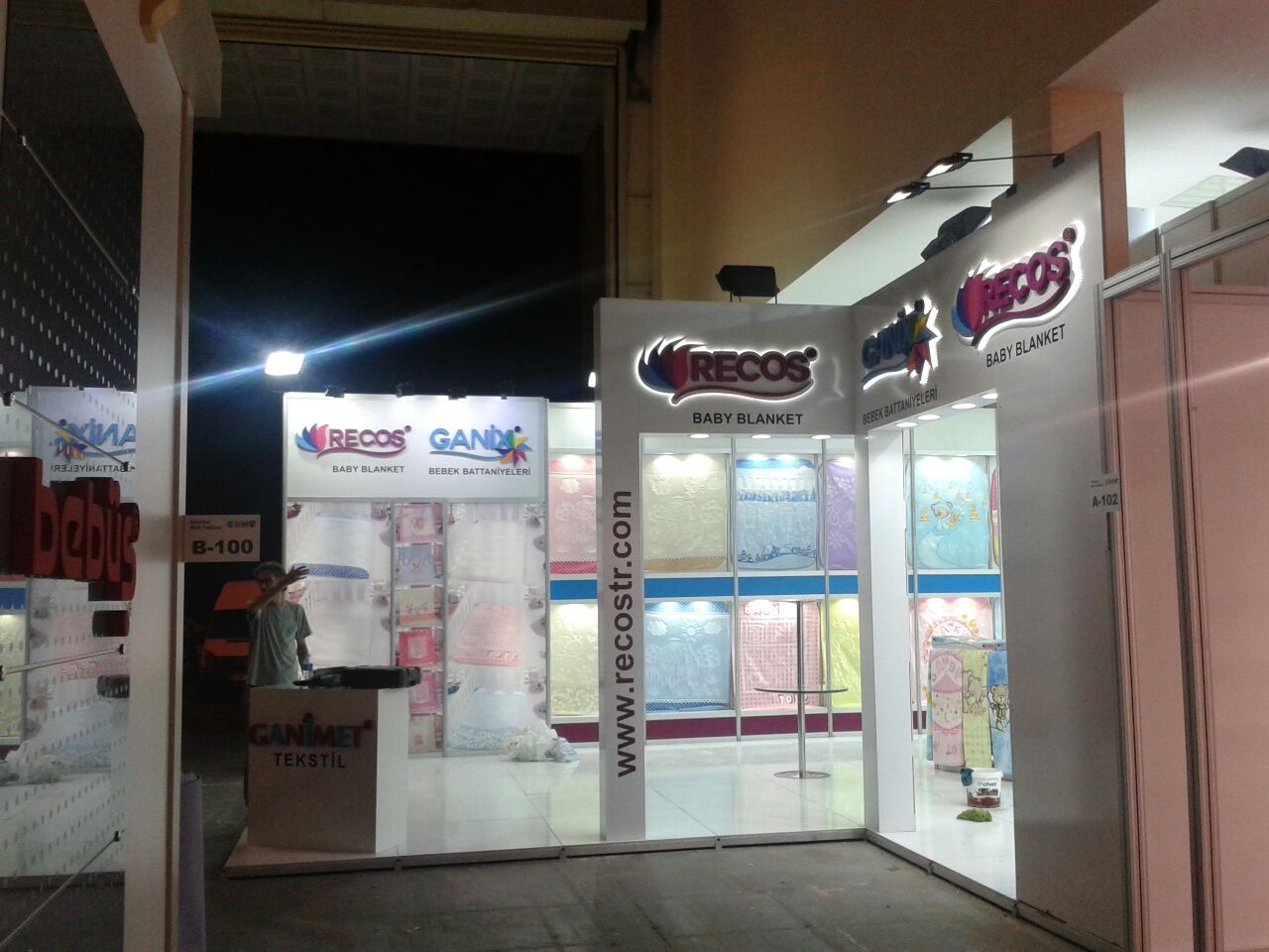 OCTANORM Köşe Stant 01