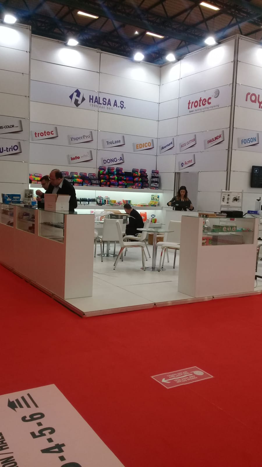 MAXIMA Köşe Stant 01