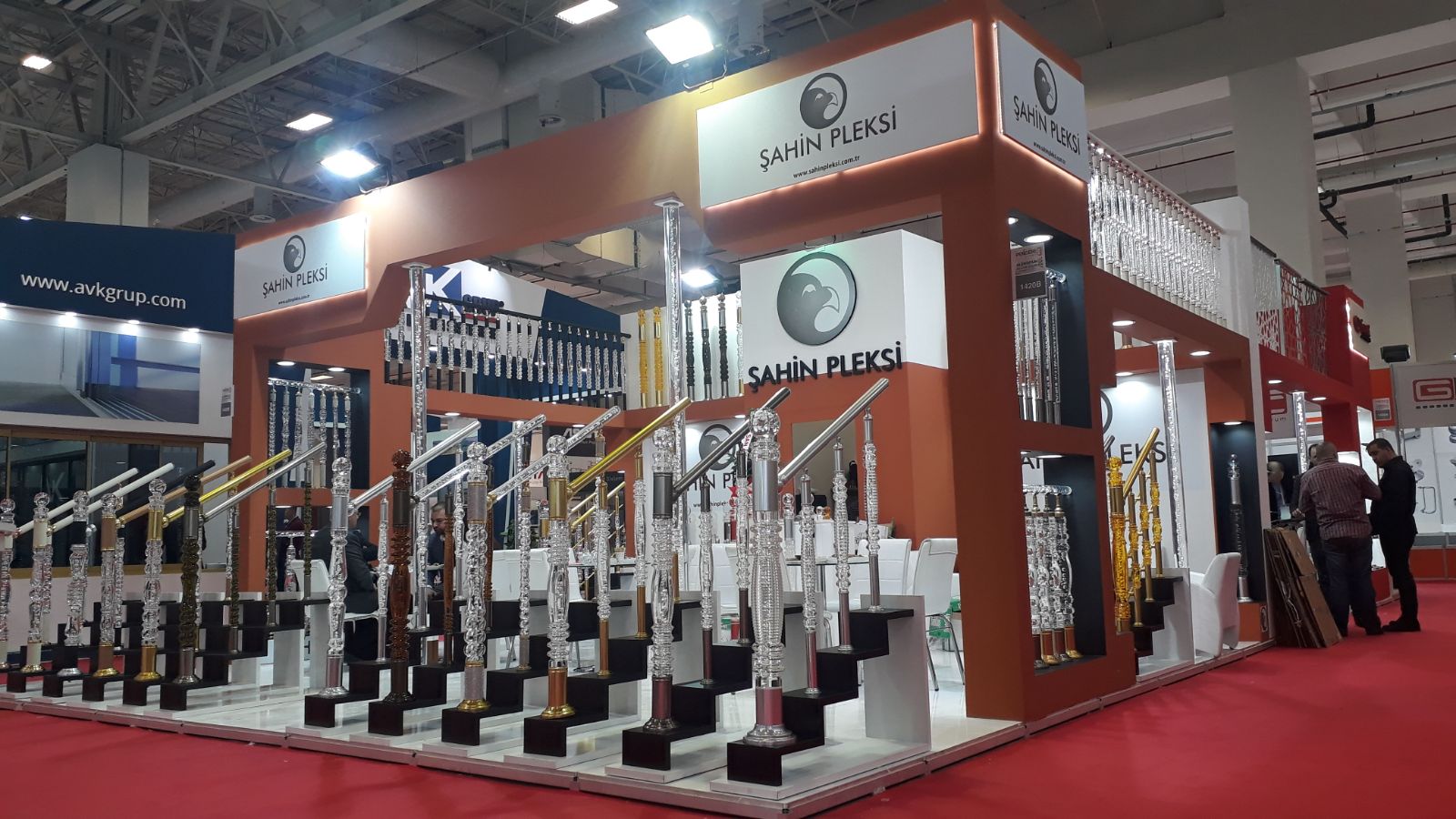 Özel Tasarım Üç Tarafı Açık Stant 01
