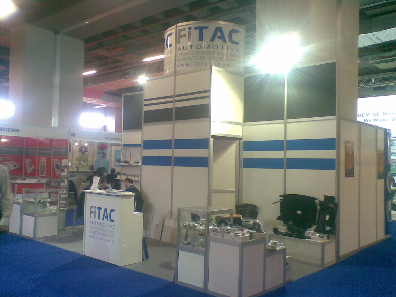 OCTANORM Üç Tarafı Açık Stant 01